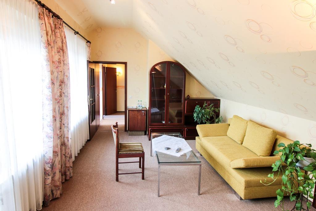 Hotel-Restaurant Lowen Suessen Екстер'єр фото